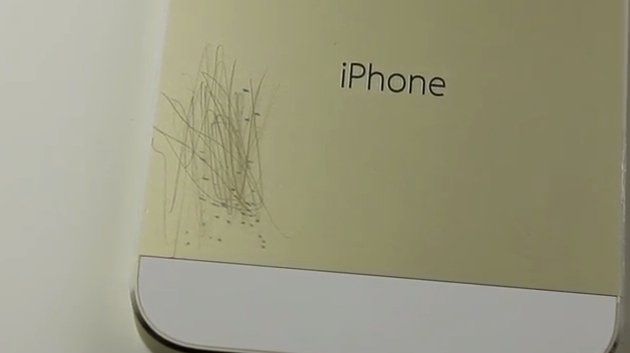 Goldschürfen: goldenes iPhone 5S im Kratztest (Video) 8