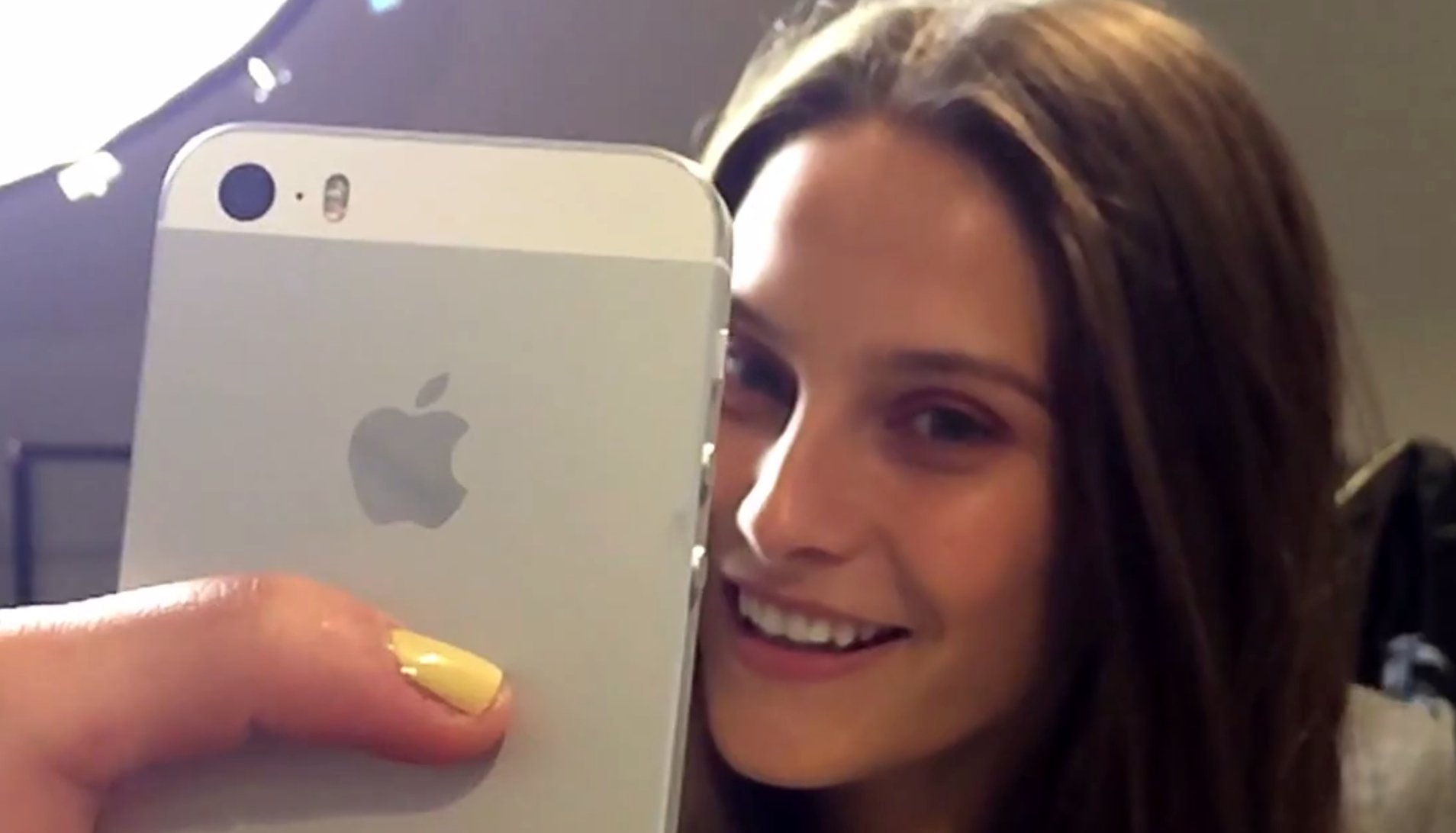 Apples Next Supermodel: Auf dem Laufsteg mit dem iPhone 5s! 10