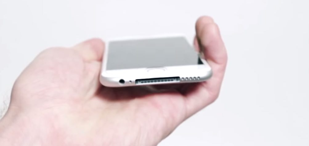 Video: Warum Apple den Ladestecker immer wieder ändert! 1