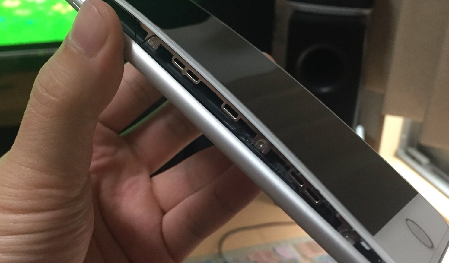 iPhone 8 Plus: aufgeblähte Akkus heben Display aus Gehäuse 1
