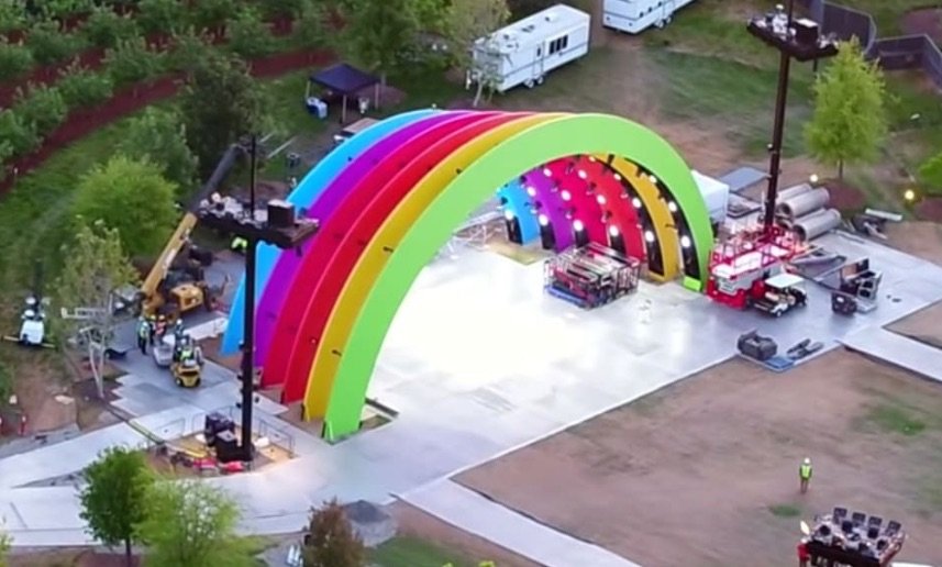 Jony Ive verantwortlich für mysteriöse Regenbogen Apple Bühne im Apple Park 3